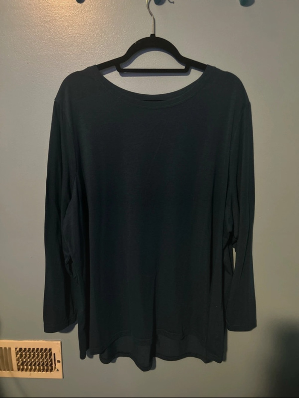 Duluth Trading Co Black Long-Sleeve Scoop-Neck Tee